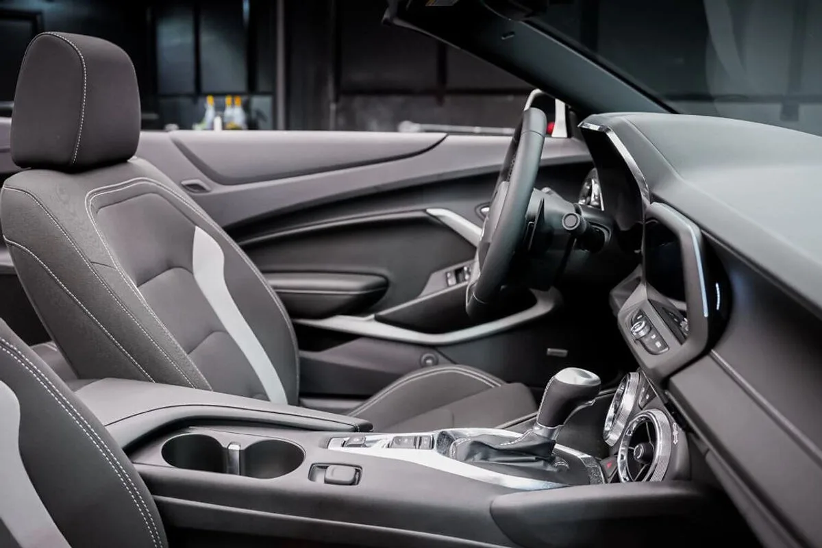 Chevrolet Camaro LT1 White 2024 — interior seats