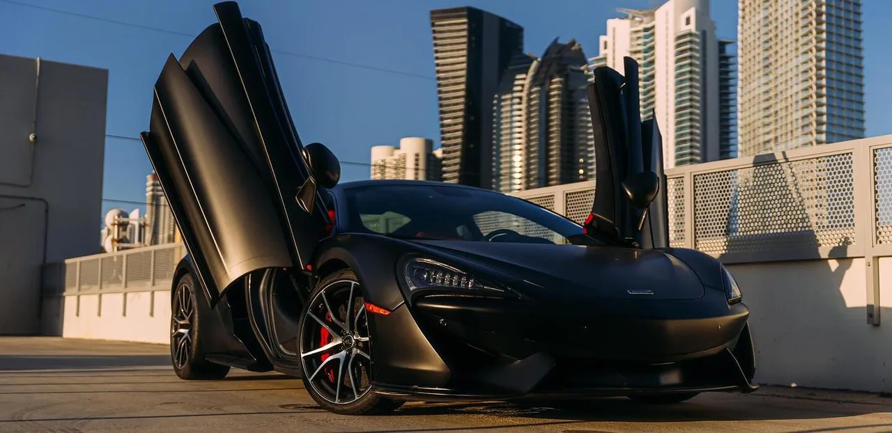 McLaren 570S Silver 2016 — photo 9