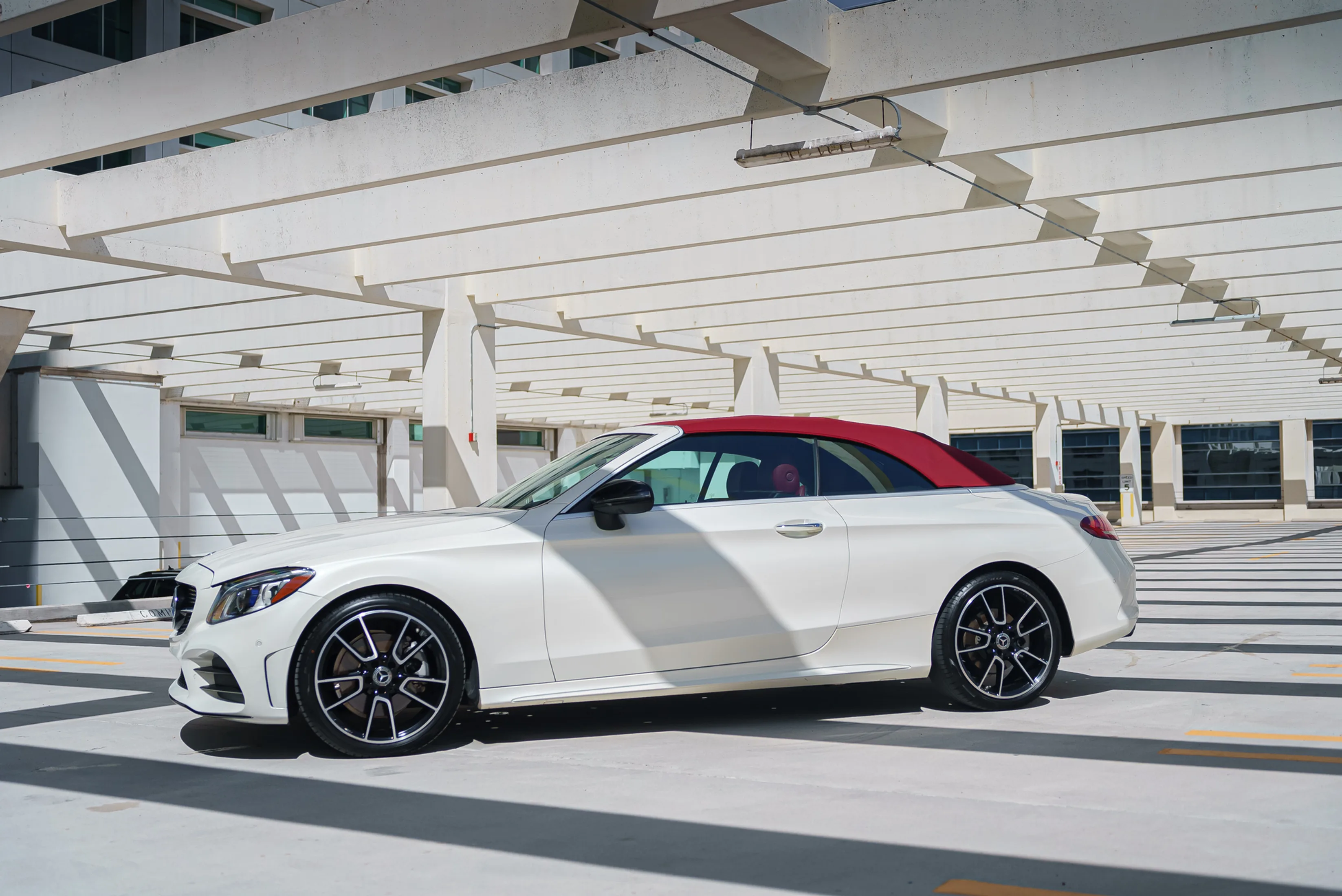 Mercedes-Benz C300 Convertible White — interior seats