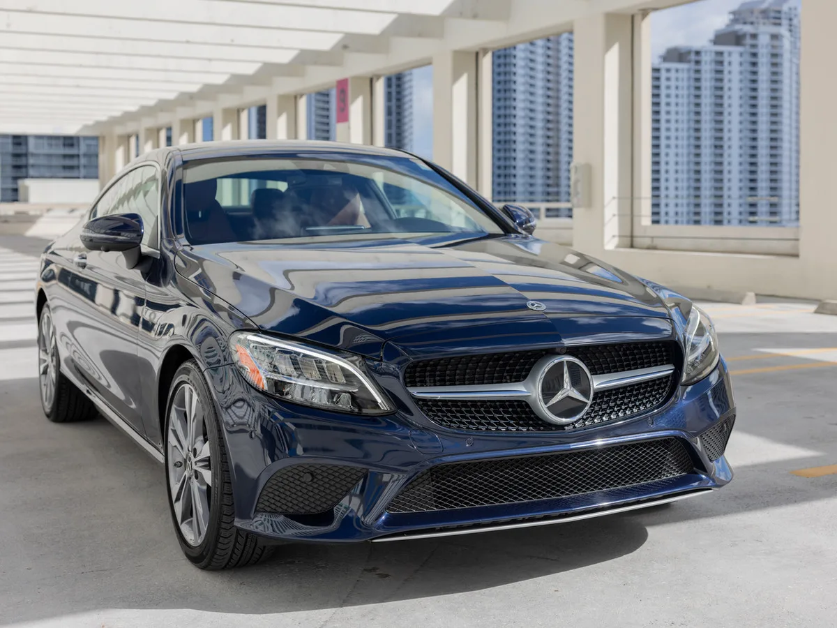 Mercedes-Benz C300 White — exterior side view