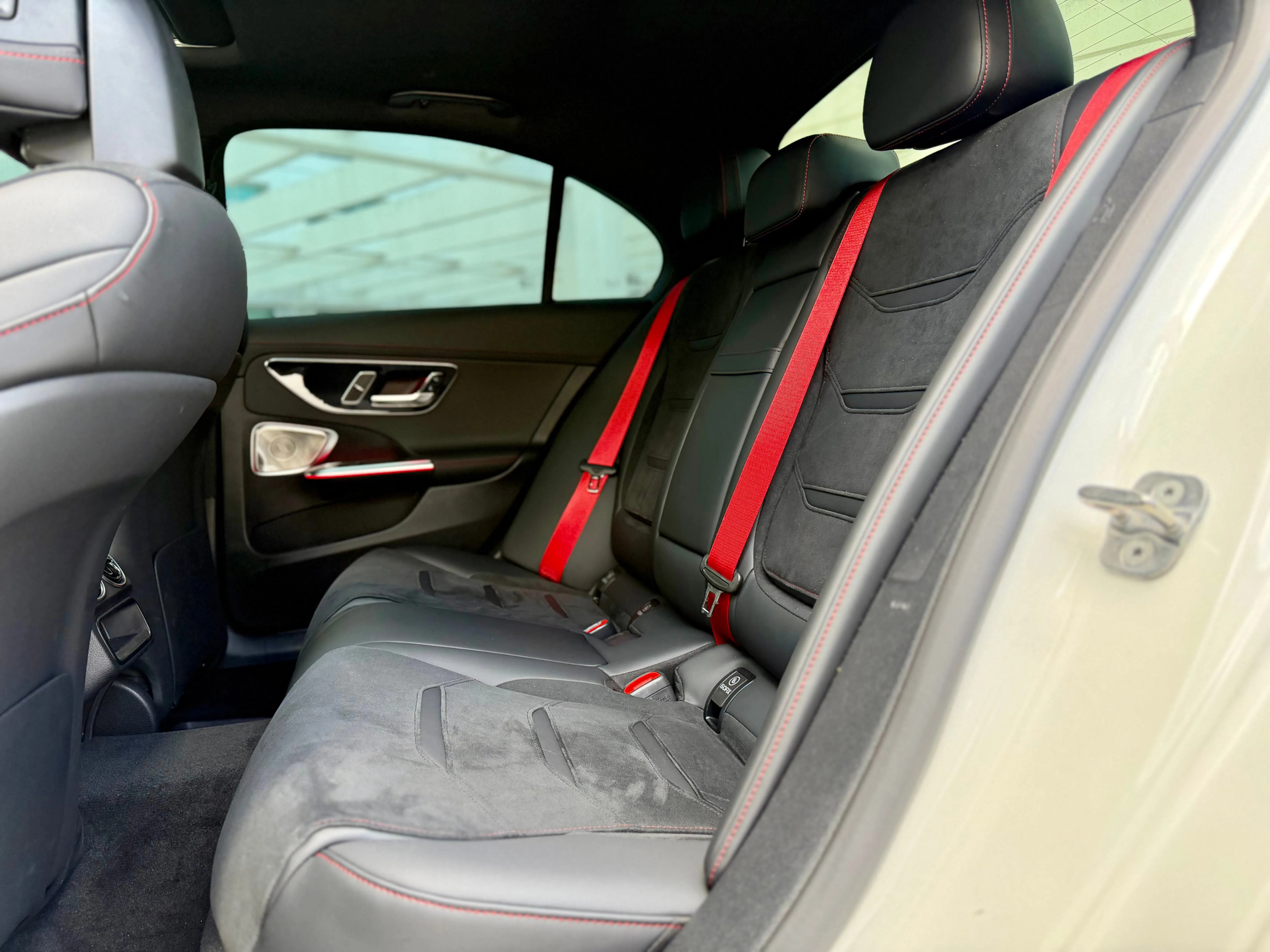Mercedes-Benz C43 AMG White — photo 14