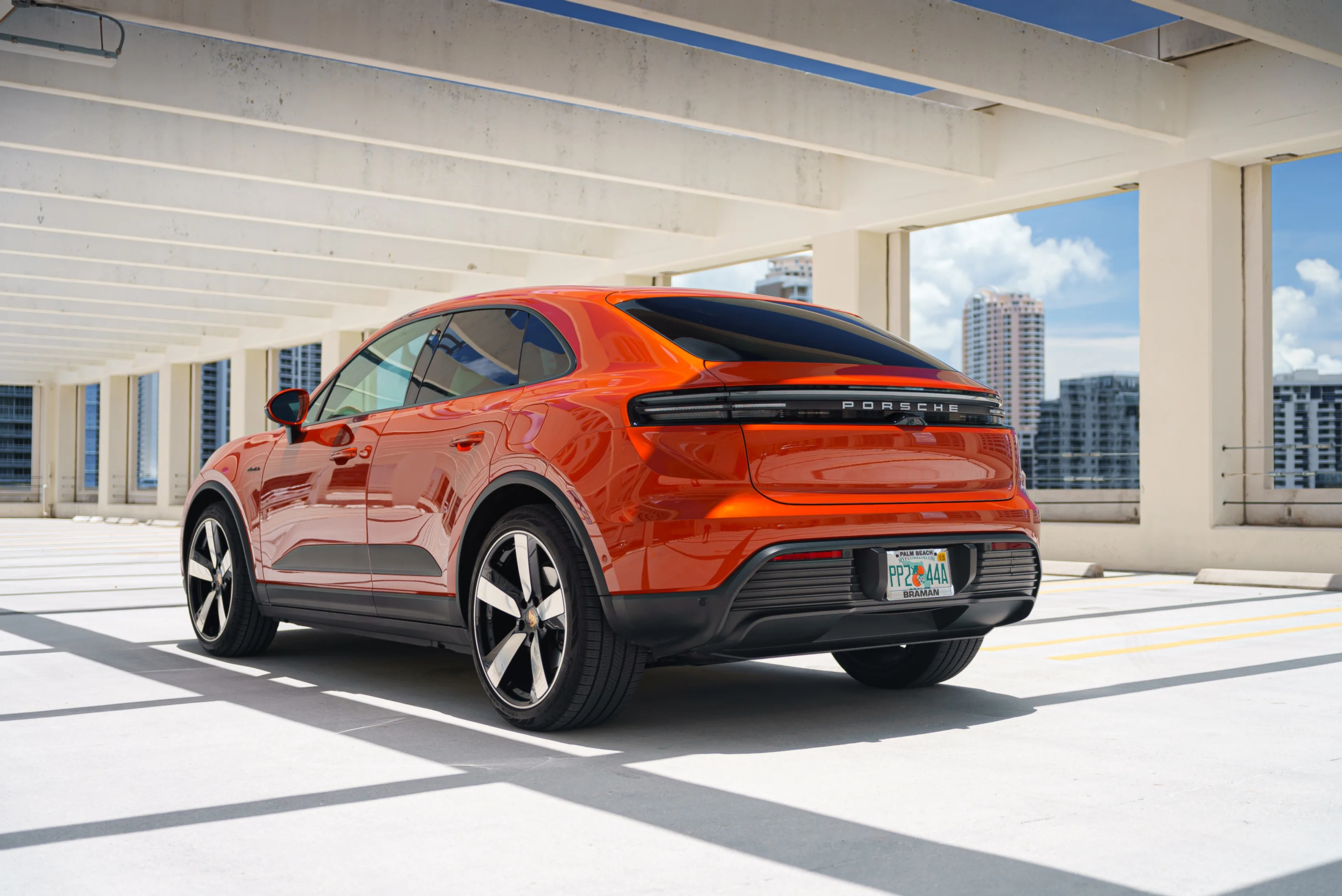 Porsche Macan Grey — exterior rear view
