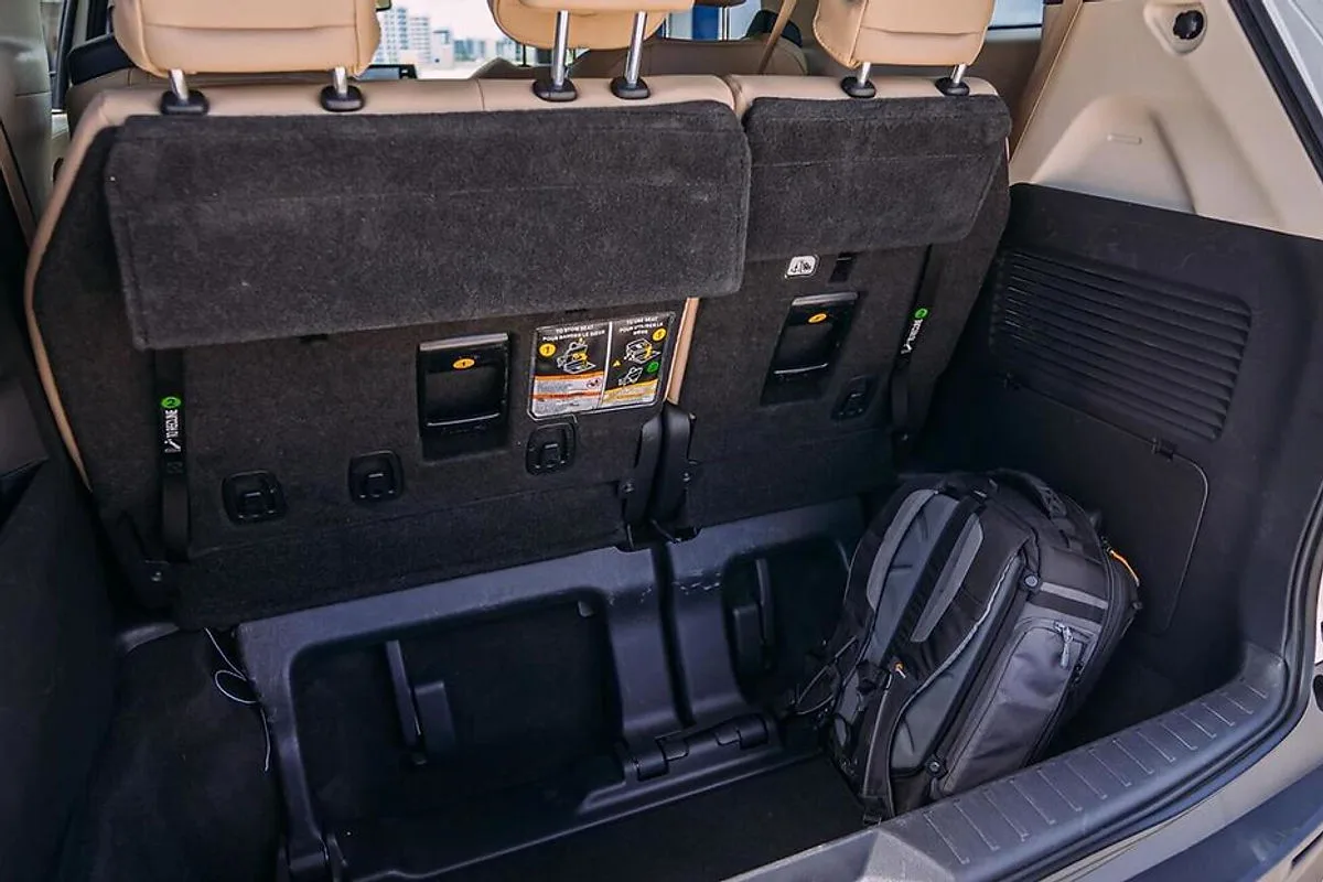 Toyota Sienna White 2021 — photo 7